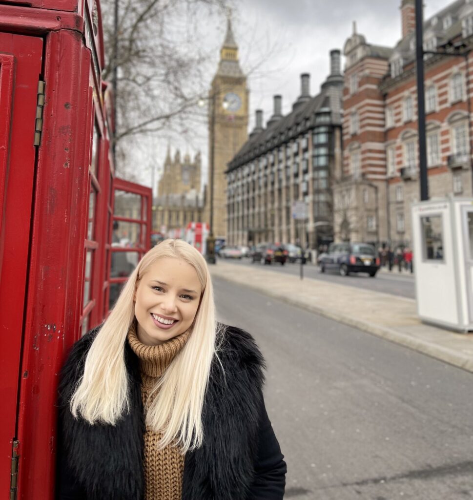 Red phone booth - London travel blog
